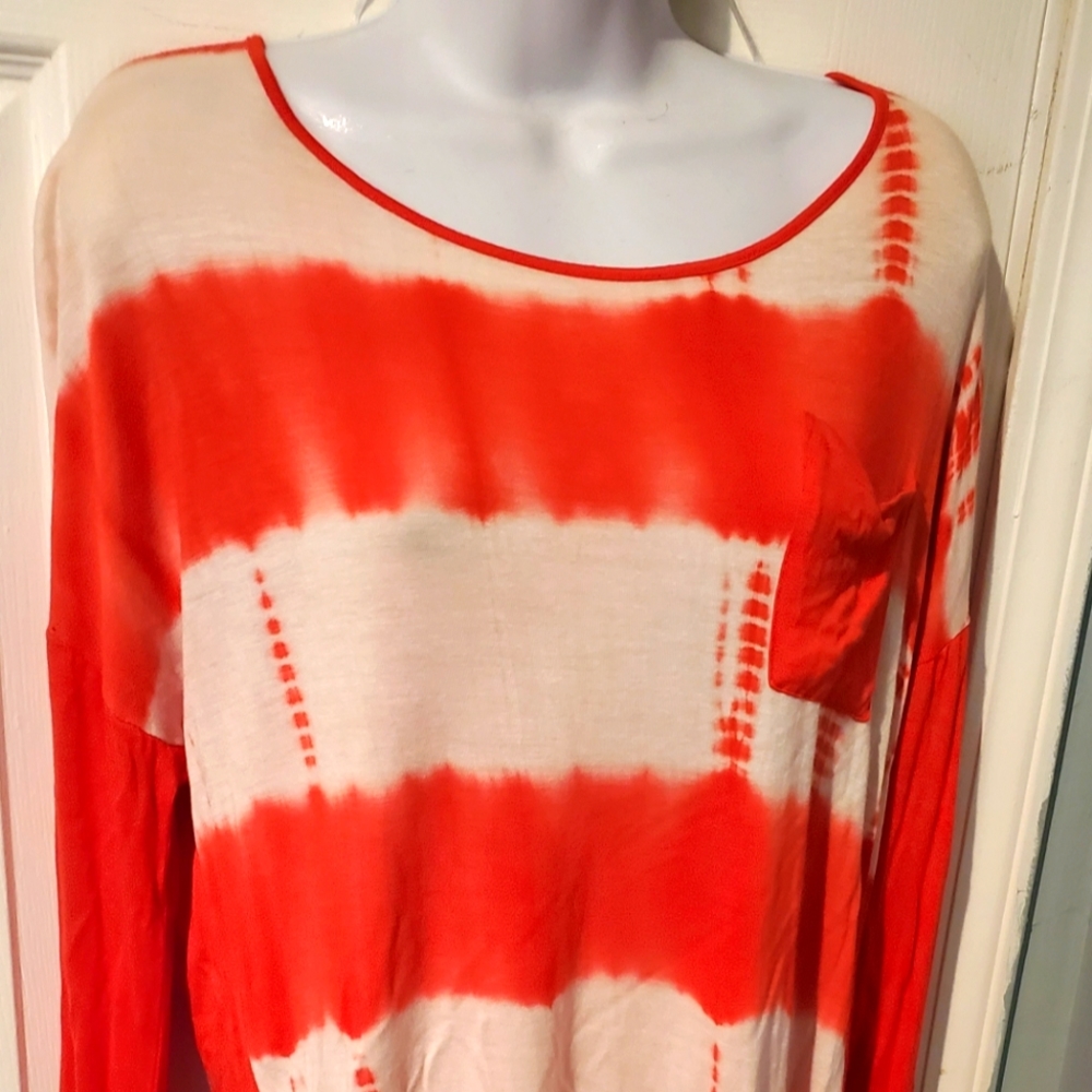 Tie dye long sleeve shirt with pocket.